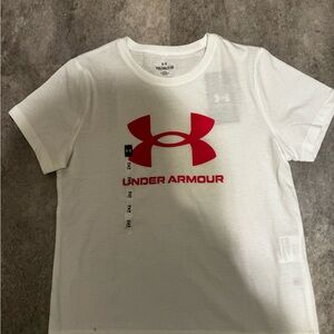 Under Armour girl white Tee with pink Logo